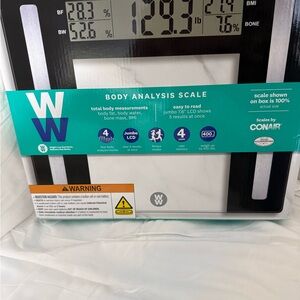 NWT Weight Watchers by Conair glass, digital display - body analysis w/BT
